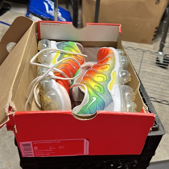 Nike shoes - Picture 7 of 8